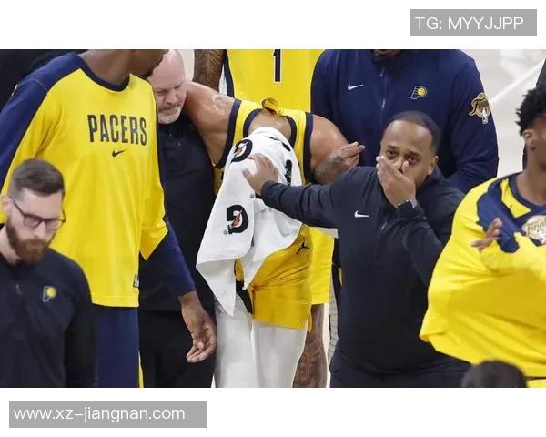 浓眉因双侧跟腱劳损在场边沉思队友们纷纷表现出担忧神情